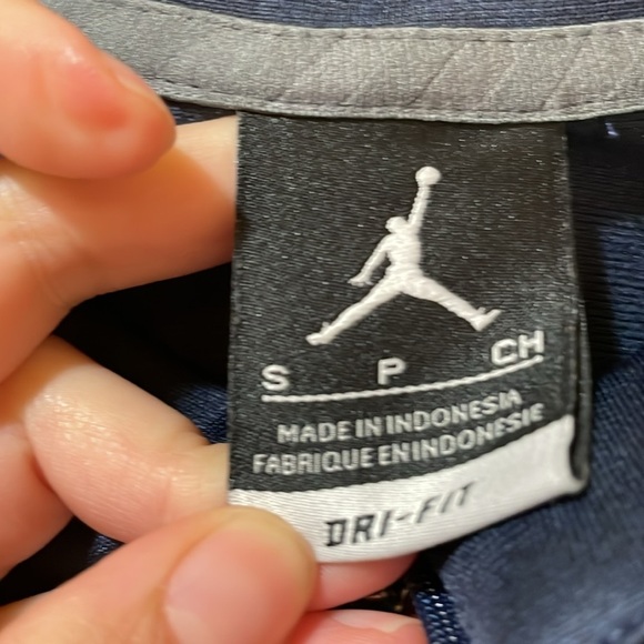 Men’s Nike Jordan Dri-fit 3/4 Zip Michigan Jumpman Pullover - Picture 5 of 7